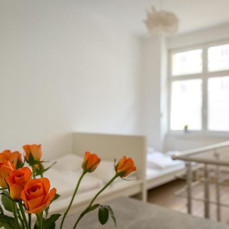 Newton-Appartement Mit 3 Schlafzimmern Berlin Exterior photo