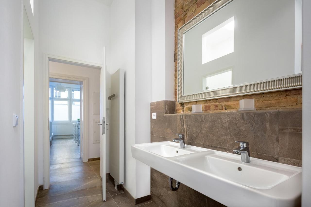 Newton-Appartement Mit 3 Schlafzimmern Berlin Exterior photo