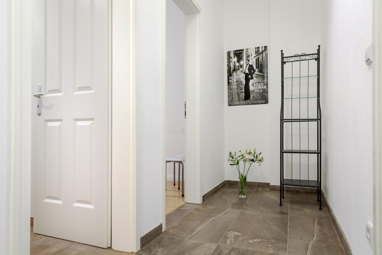 Newton-Appartement Mit 3 Schlafzimmern Berlin Exterior photo